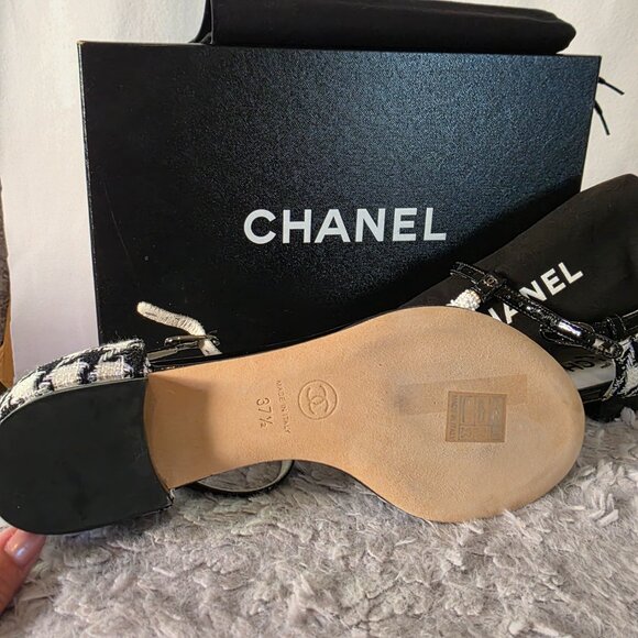 Never Worn CHANEL Tweed T-Strap Sandals Size 37.5 - Picture 2 of 5